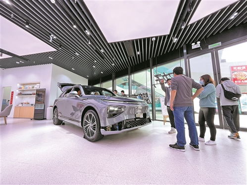 羊城晚報(bào) 廣州新能源車購(gòu)車補(bǔ)貼落地，最高1萬(wàn)元助力綠色出行，汽車零配件零售迎新機(jī)遇